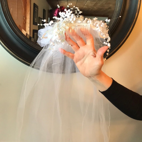 Vintage Bridal Veil - Picture 4 of 8